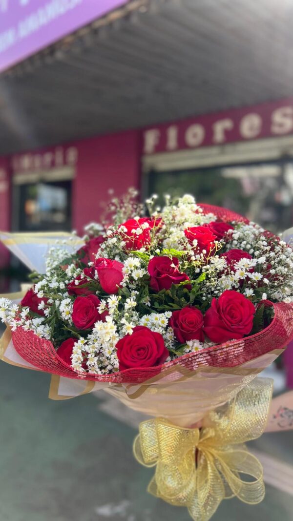Buquê de Rosas Vermelhas Tradicional - 20 Rosas