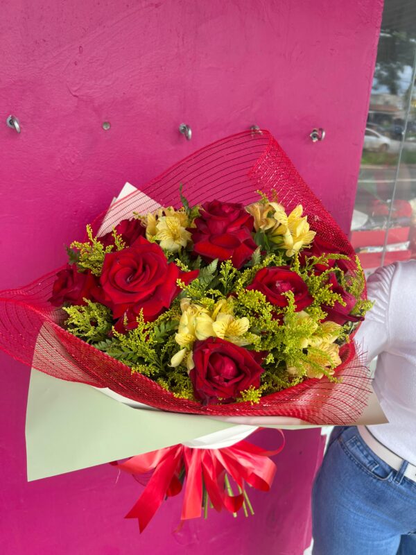 Buquê de Rosas Vermelhas Tradicional - 6 Rosas - Image 5