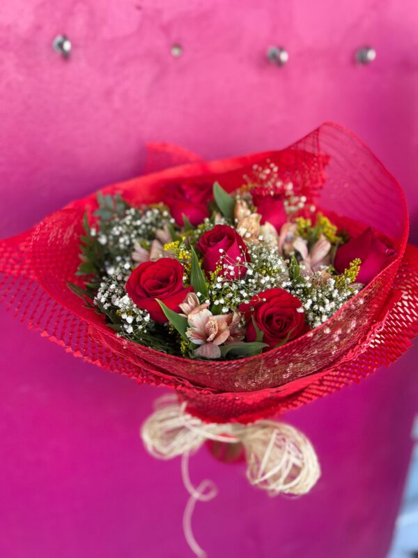 Buquê de Rosas Vermelhas Tradicional - 6 Rosas - Image 6