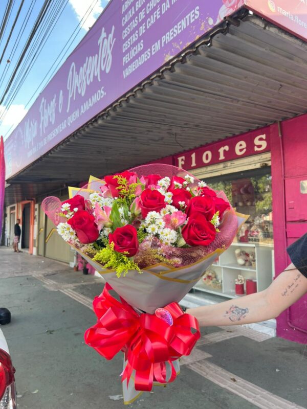 Buquê de Rosas Vermelhas Tradicional - 12 Rosas - Imagem 4