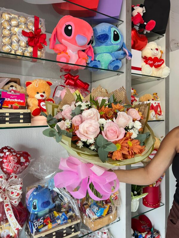 Buquê com 12 Rosas Vânia