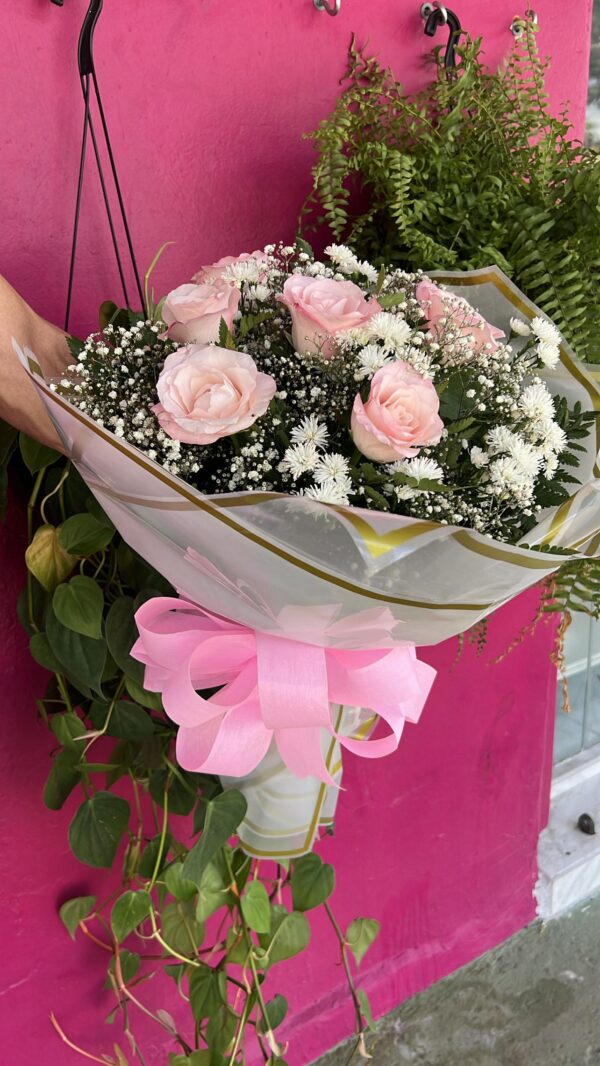 Buquê Tradicional com 6 Rosas Rosadas - Image 3