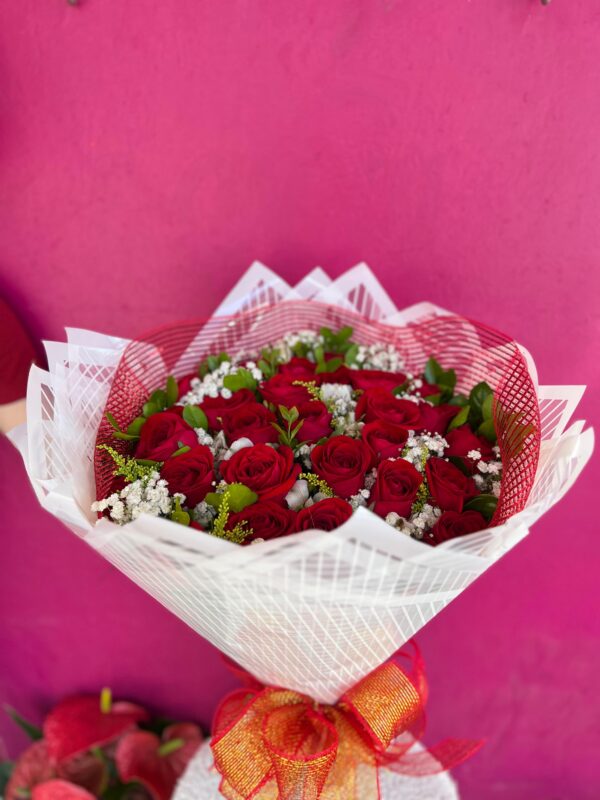 Buquê Tradicional – 30 Rosas Vermelhas - Image 2