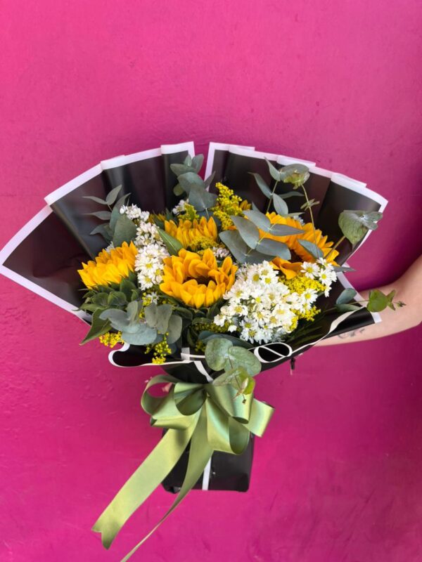 Abraçada de Girassóis 🌻✨