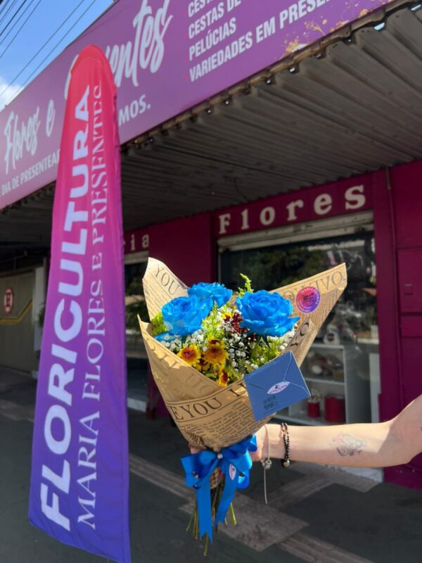 Rosas Azuis + Toque Tropical 💙🌺 - Imagem 5