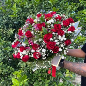 Buquê 50 Rosas Majestade