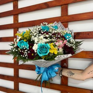 Buquê Tradicional com 06 Rosas Azuis 3