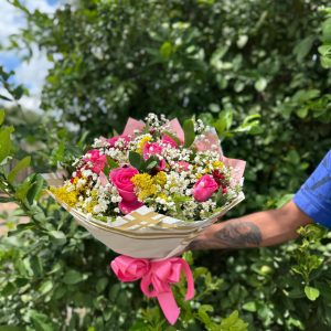 Buquê Tradicional com 06 Rosas Pink