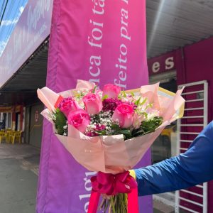 Buquê Tradicional com 06 Rosas Pink