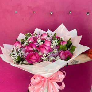 Buquê Tradicional com 12 Rosas Pink 2