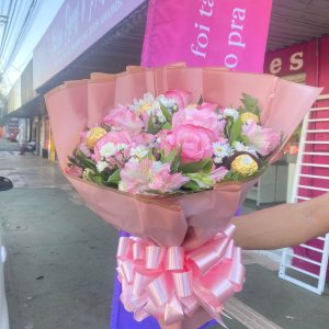 Buquê Tradicional com 6 Rosas Rosadas