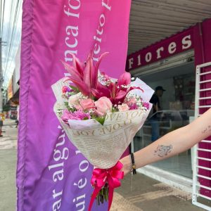 Mini buque com Lirio e Rosas