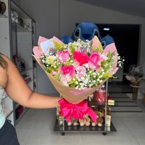 Petit Buquê de 4 Rosas — Amor Eterno